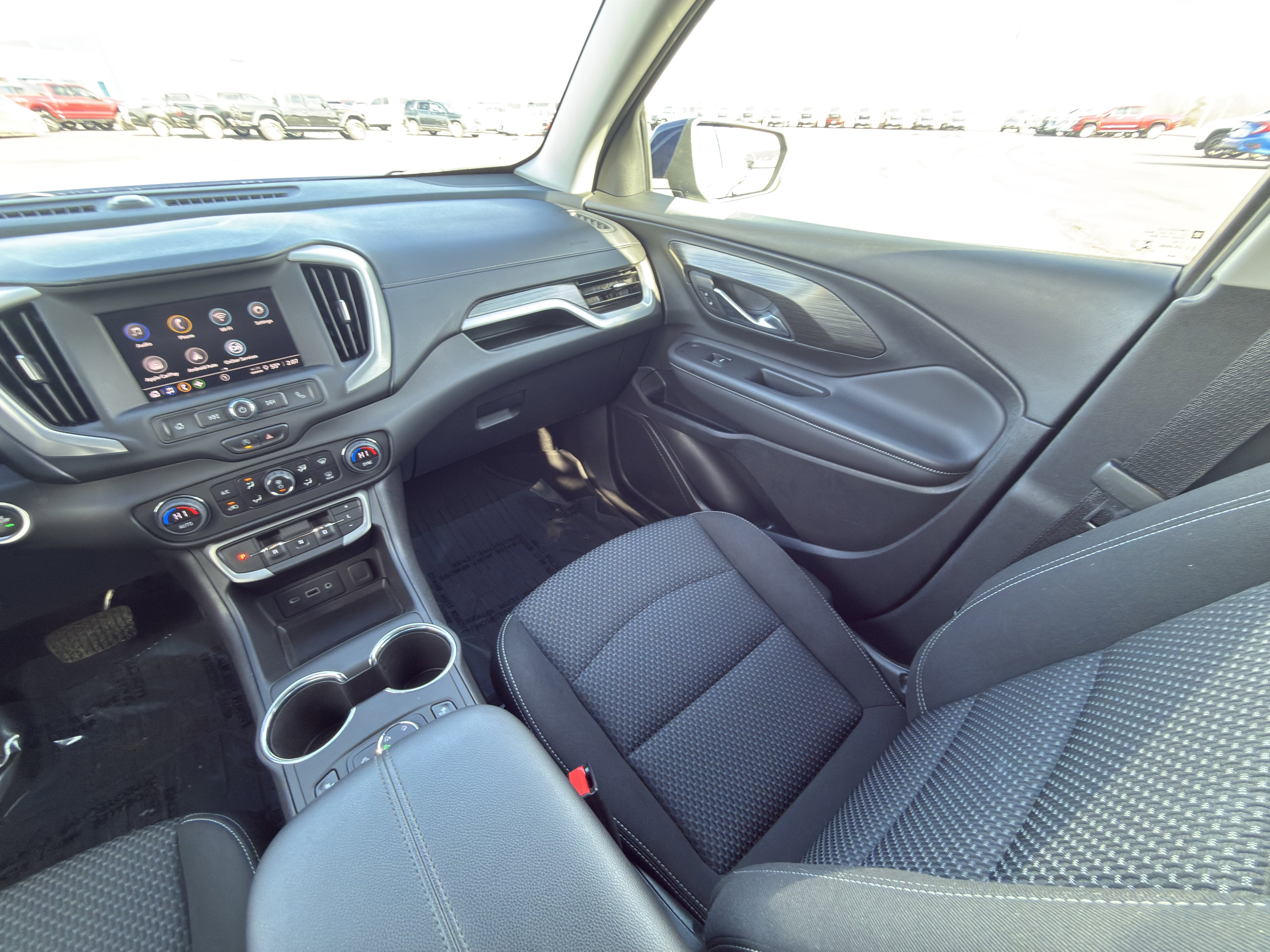 Used 2022 GMC Terrain SLE w/ Driver Convenience Package image 30