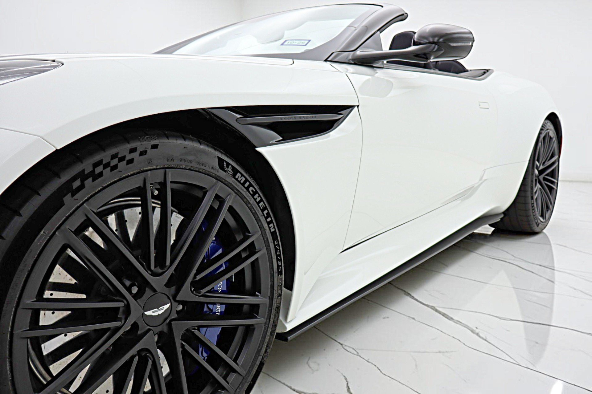 Used 2024 Aston Martin DB12 Convertible RWD image 8