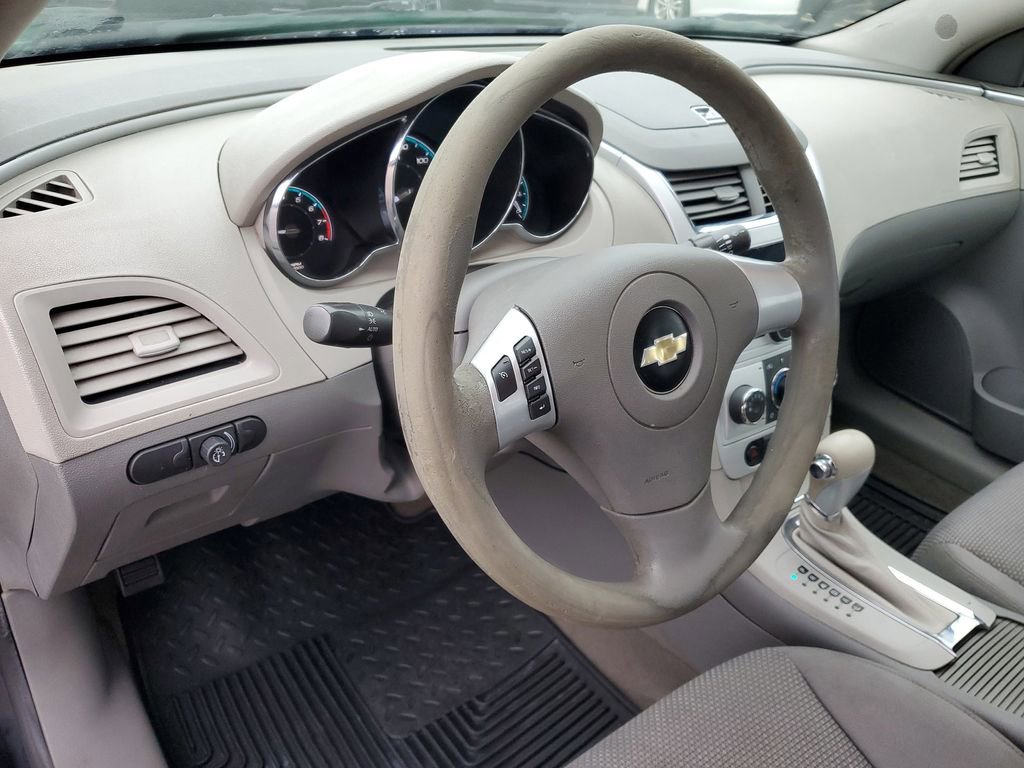 Used 2009 Chevrolet Malibu LS image 6