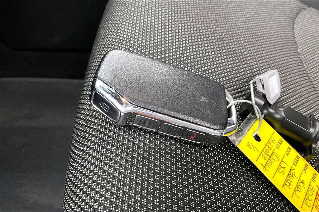 Used 2022 Kia Forte LXS image 11