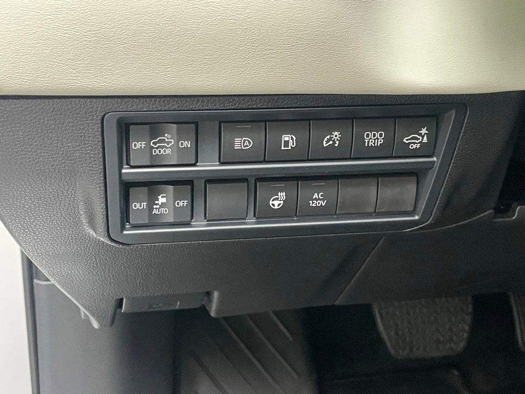 Used 2025 Toyota Tundra Capstone AWD/4WD image 15