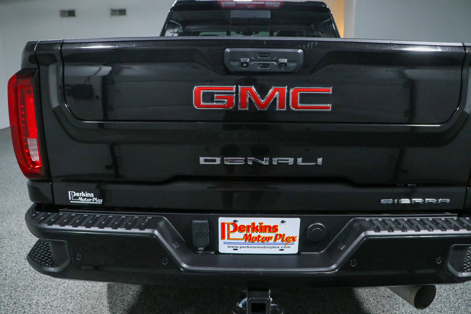 Used 2023 GMC Sierra 2500 Denali w/ Denali Ultimate Package AWD/4WD image 8