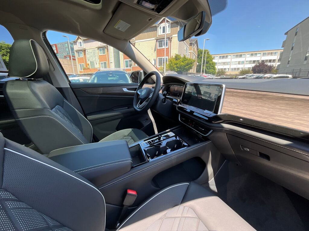 New 2025 Volkswagen Atlas SEL Premium R-Line image 17