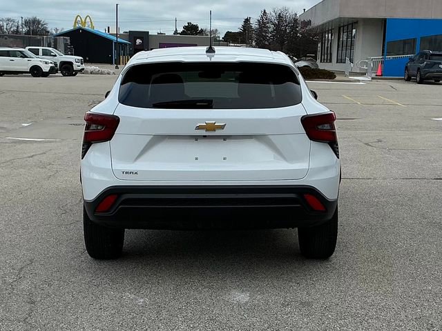 Used 2024 Chevrolet Trax LS image 19