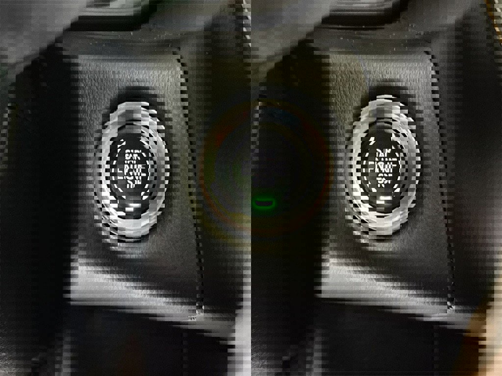 Used 2022 GMC Yukon XL AT4 image 24