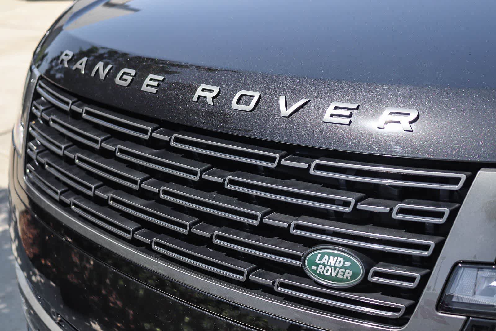 Used 2025 Land Rover Range Rover SE AWD/4WD image 9