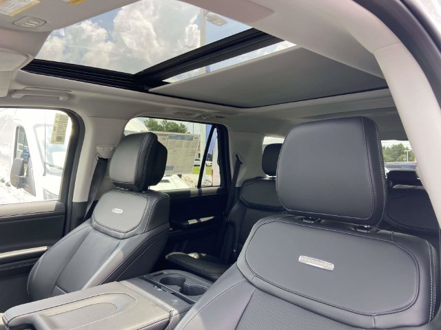 New 2026 Ford Expedition Platinum w/ Driver's Package AWD/4WD image 10