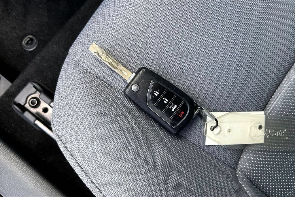Used 2020 Toyota Corolla SE FWD image 33