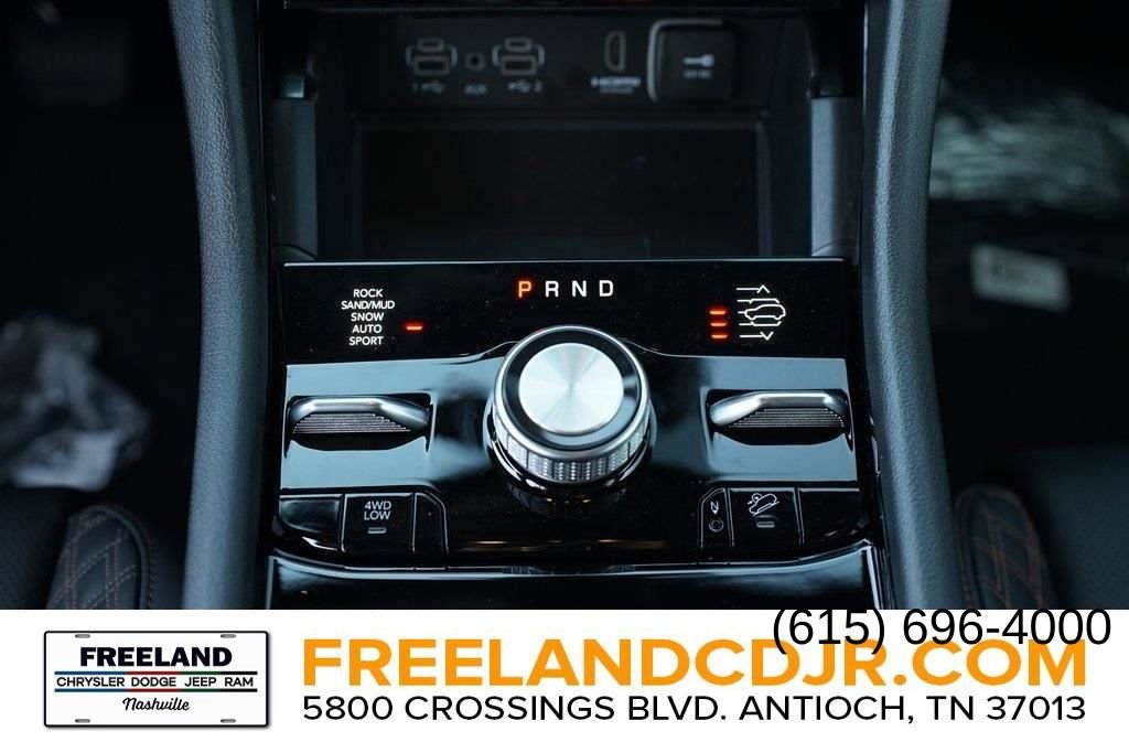 New 2024 Jeep Grand Cherokee Summit w/ Advanced Protech Group IV image 16