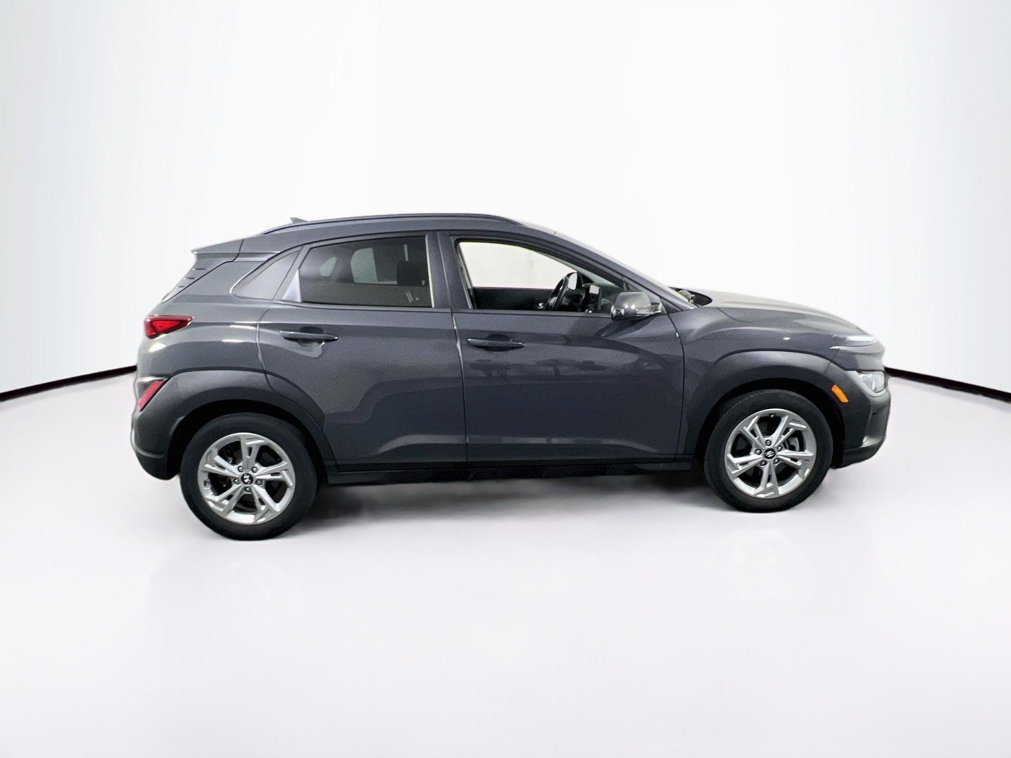 Used 2023 Hyundai Kona SEL w/ Convenience Package AWD/4WD image 4