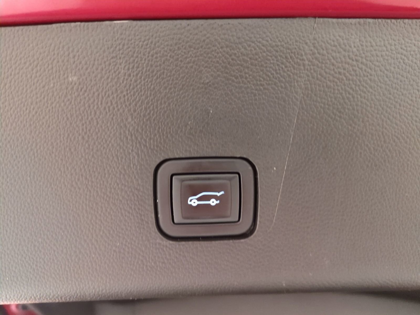 Used 2021 Chevrolet Traverse LT image 15