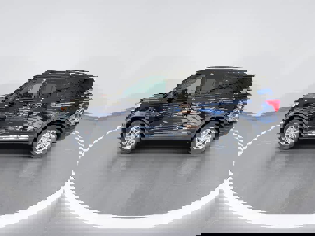 Used 2023 Ford Explorer XLT image 5