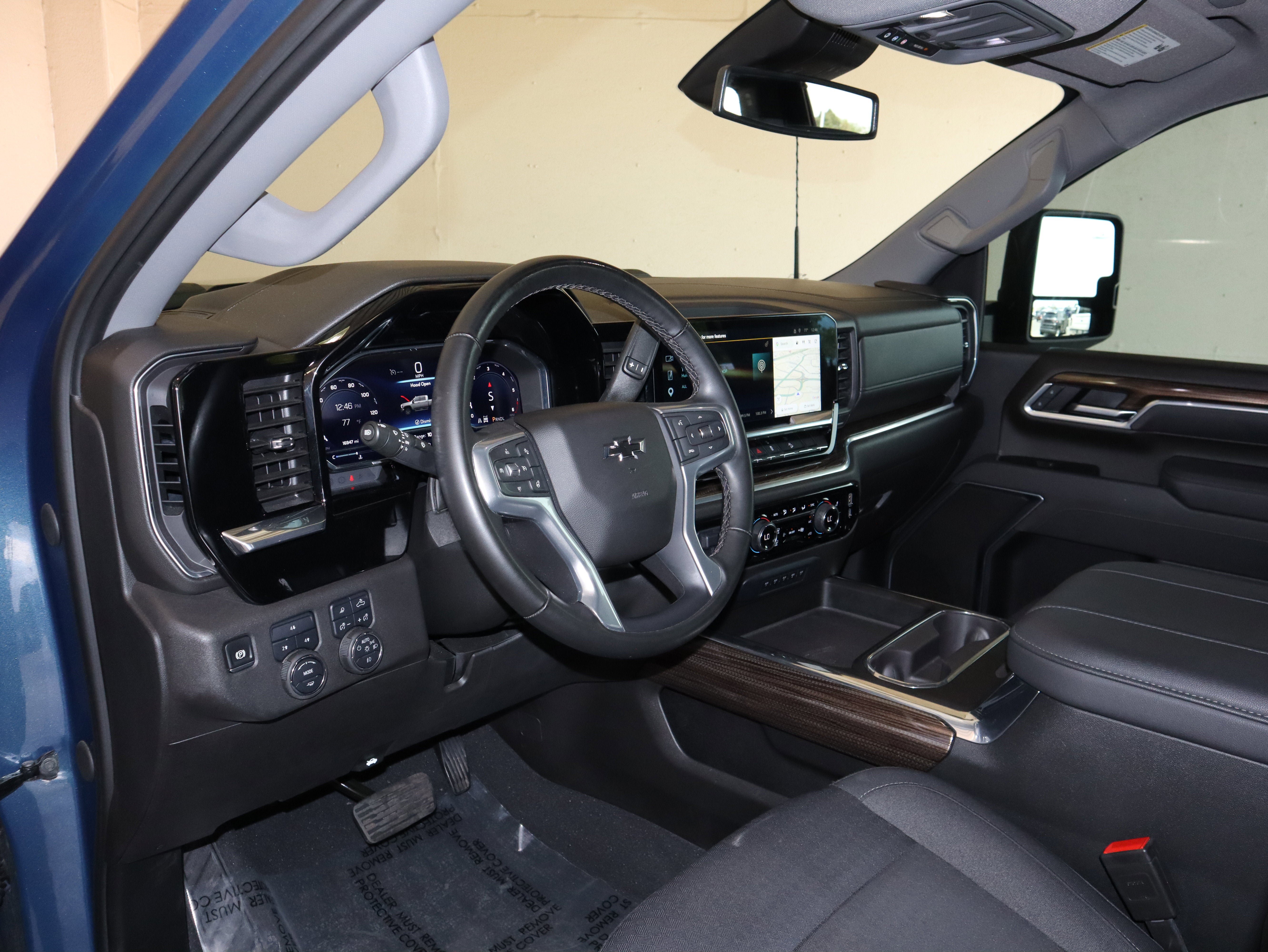 Used 2025 Chevrolet Silverado 2500 LT w/ Trail Boss Package AWD/4WD image 23