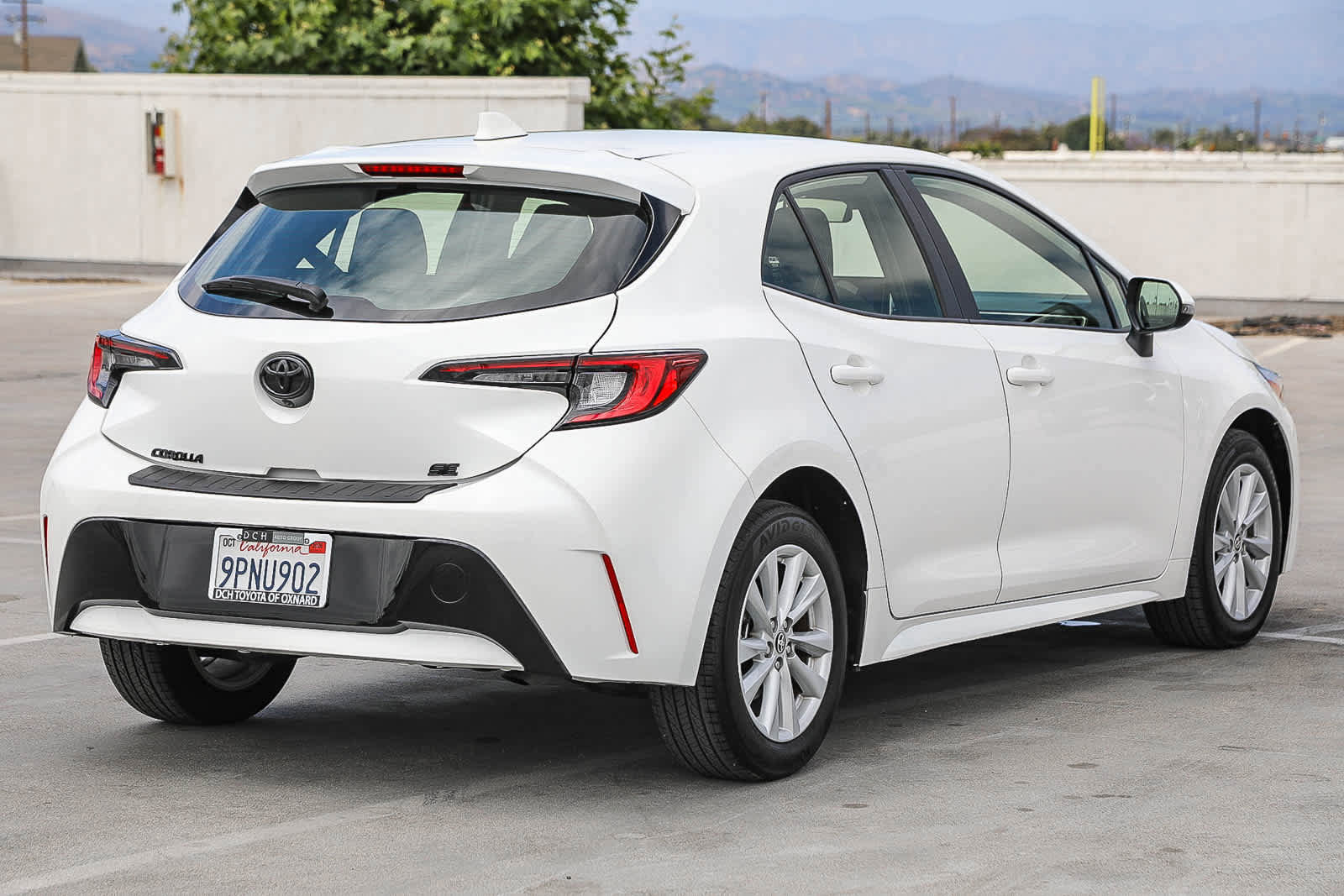 Certified 2025 Toyota Corolla SE w/ SE Package FWD image 5