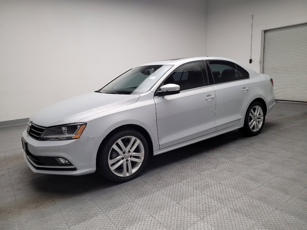 Used 2017 Volkswagen Jetta SEL FWD image 2