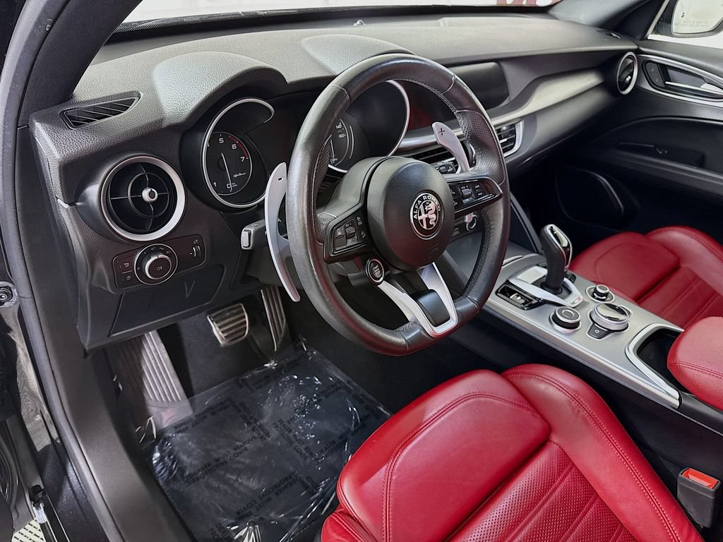 Used 2023 Alfa Romeo Stelvio Veloce AWD/4WD image 19