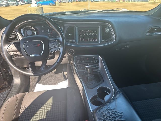 Used 2021 Dodge Challenger SXT image 12