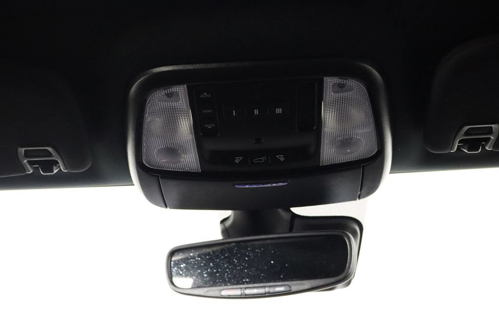 Used 2021 Dodge Durango R/T w/ Technology Group RWD image 28