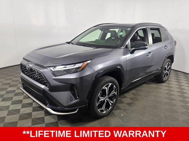 Used 2025 Toyota RAV4 XSE w/ Weather Package AWD/4WD image 3