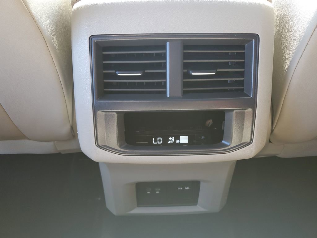 Used 2023 Volkswagen Atlas SE w/ Panoramic Sunroof Package image 13