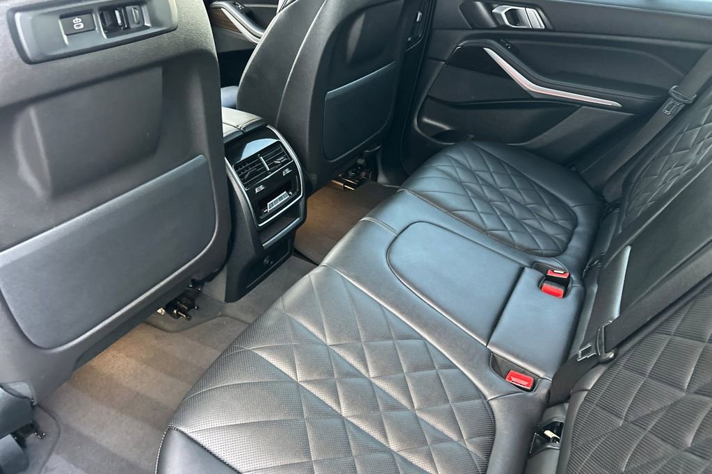 Used 2023 BMW X5 sDrive40i w/ M Sport Package image 12