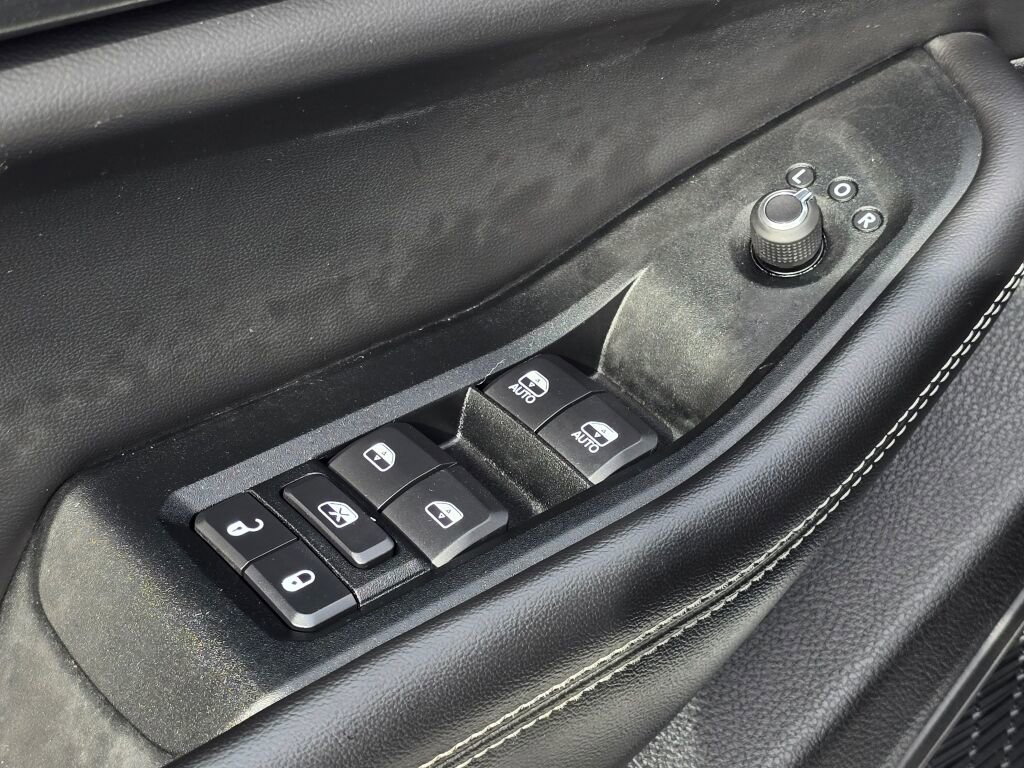 Used 2023 Jeep Grand Cherokee Altitude image 23