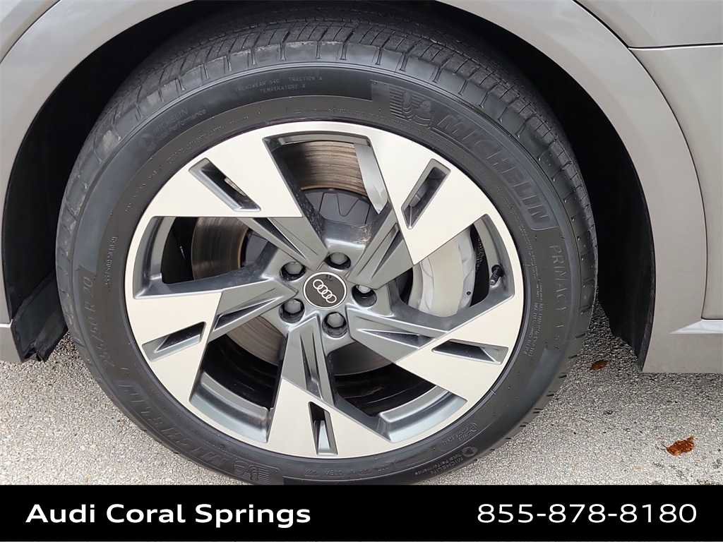 Used 2021 Audi e-tron Premium w/ Convenience Plus Package image 16