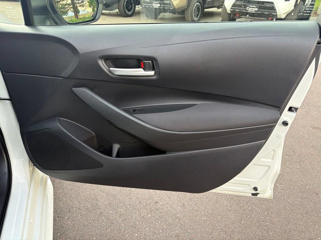 Used 2021 Toyota Corolla LE w/ Carpet Mat Package (TMS) FWD image 11