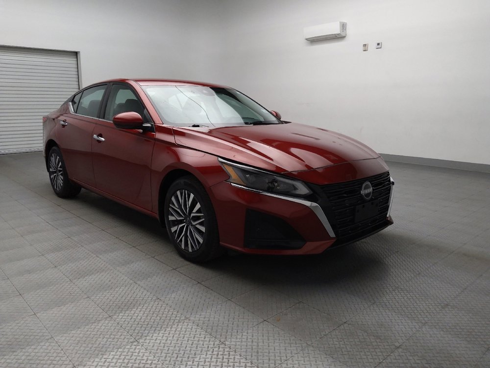 Used 2023 Nissan Altima 2.5 SV image 13