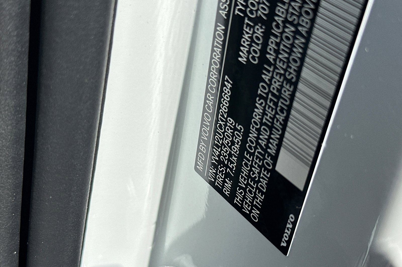 New 2026 Volvo XC40 B5 Plus w/ Protection Package Premier image 27