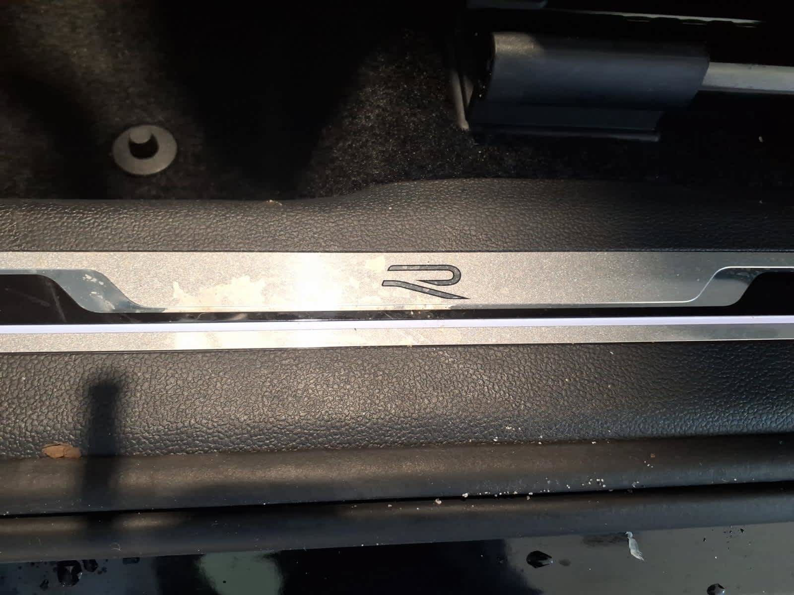 Used 2024 Volkswagen Tiguan SE R-Line AWD/4WD image 16