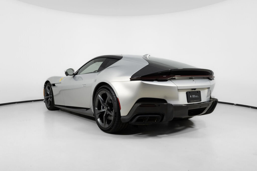 Used 2025 Ferrari 12Cilindri image 4