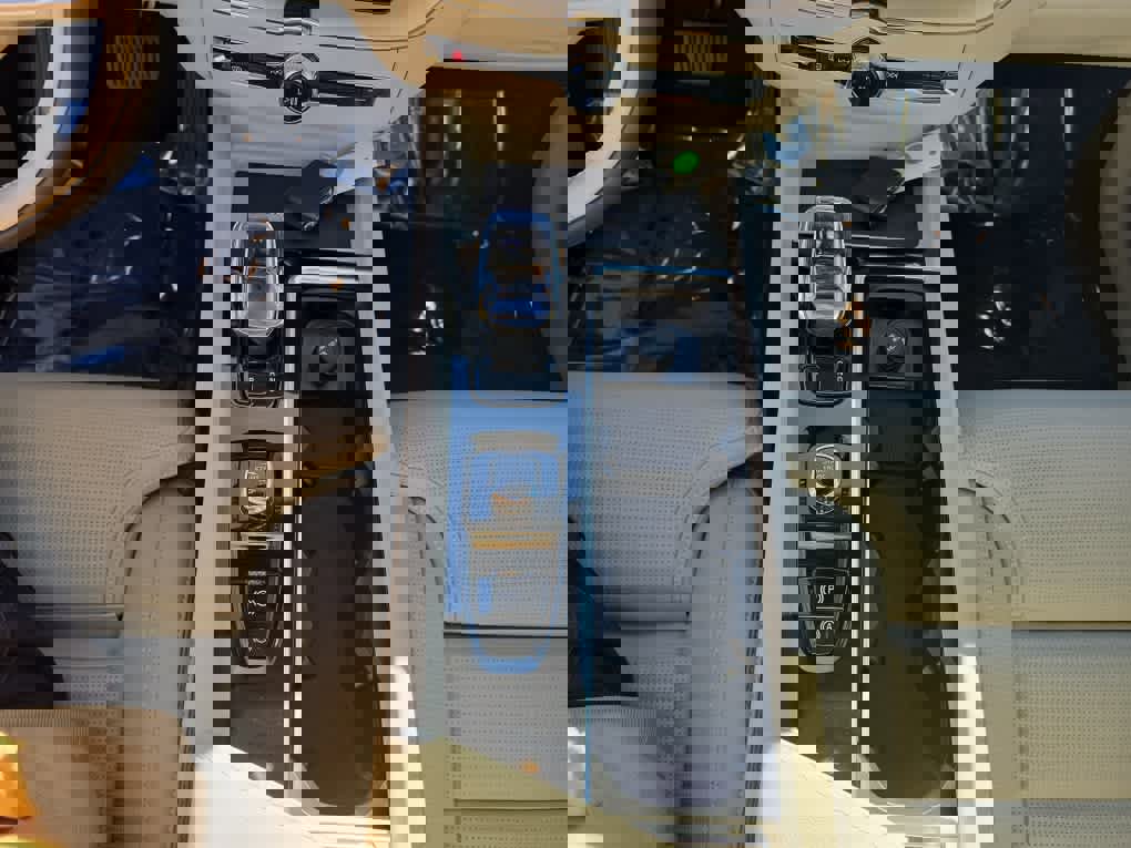 Used 2026 Volvo XC60 B5 Ultra w/ Protection Package Premier AWD/4WD image 17