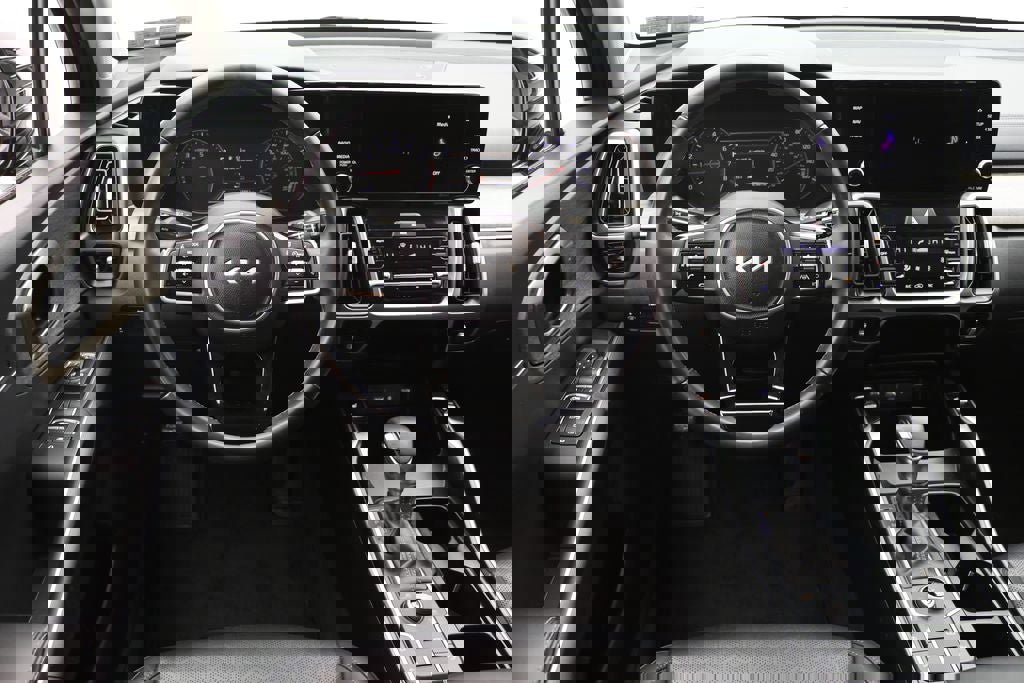 Used 2023 Kia Sorento S image 13