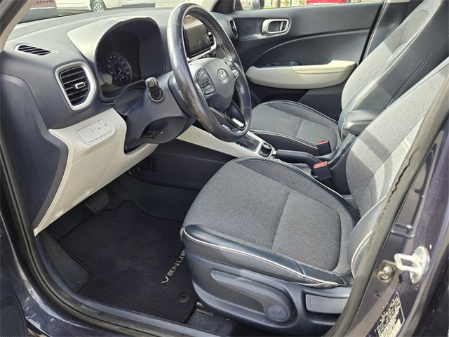 Used 2021 Hyundai Venue image 7