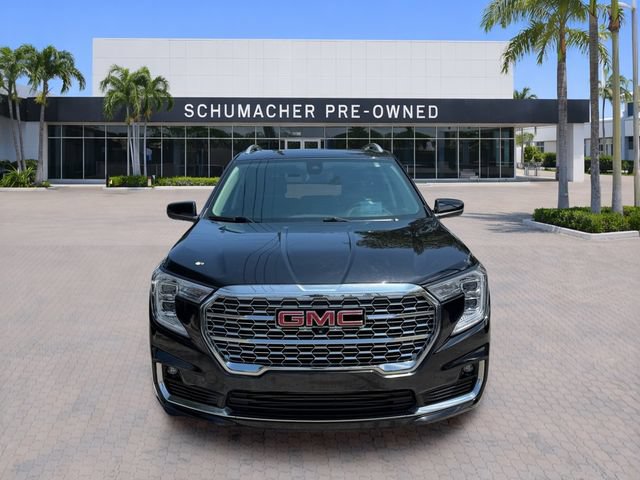 Used 2023 GMC Terrain Denali w/ Black Diamond Edition AWD/4WD image 2