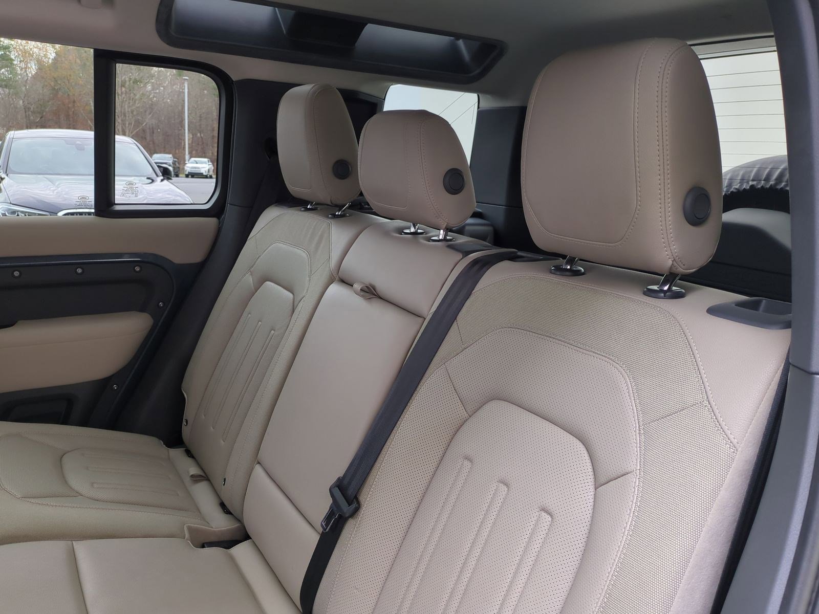 Used 2020 Land Rover Defender 110 S image 31