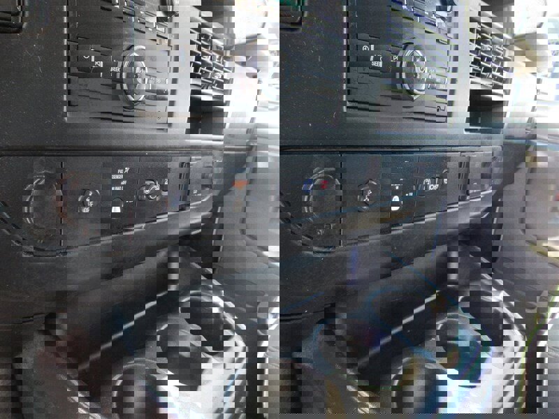 Used 2018 Chevrolet Express 2500 Extended image 19