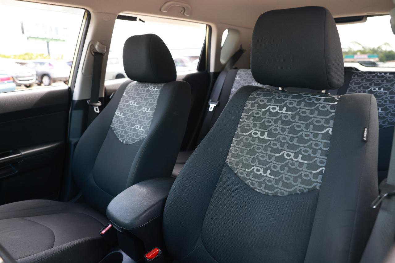 Used 2011 Kia Soul + FWD image 6