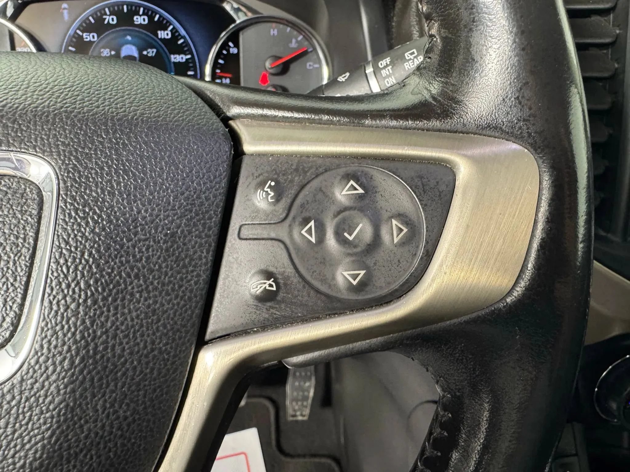 Used 2019 GMC Acadia Denali AWD/4WD image 16