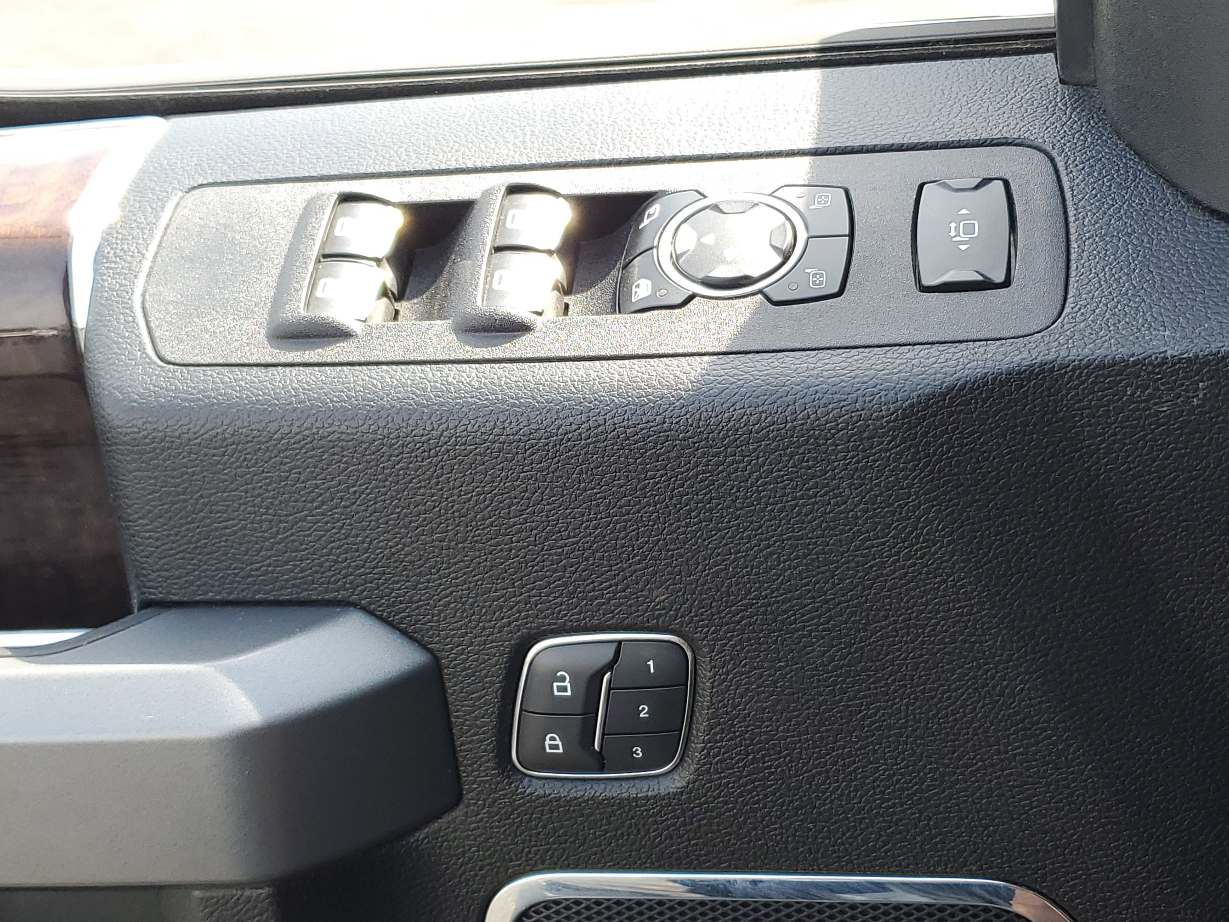 Used 2017 Ford F350 Platinum w/ Platinum Ultimate Package image 26