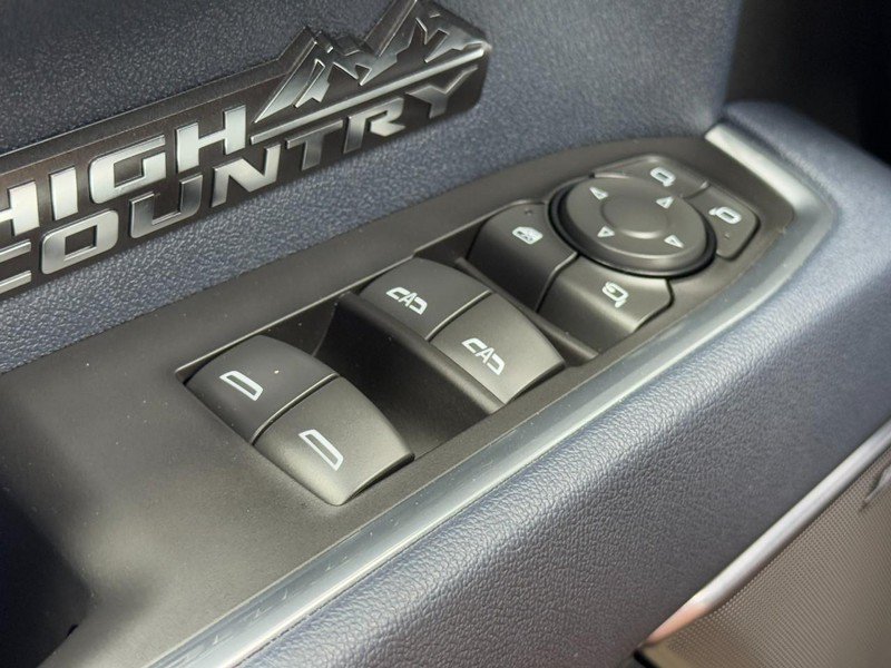 Used 2025 Chevrolet Silverado 1500 High Country w/ High Country Premium Package AWD/4WD image 22