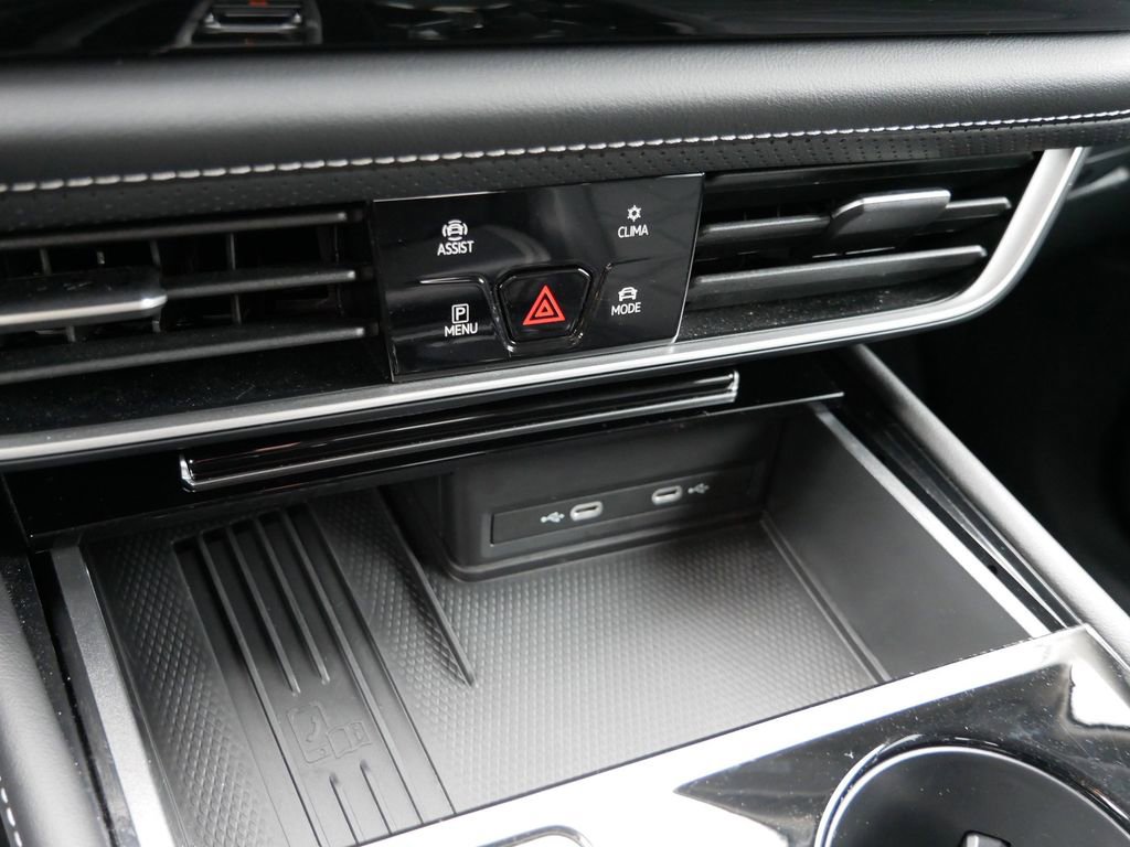 Used 2025 Volkswagen Atlas SE image 19