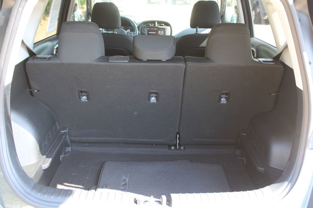 Certified 2025 Kia Soul LX w/ LX Technology Package image 10