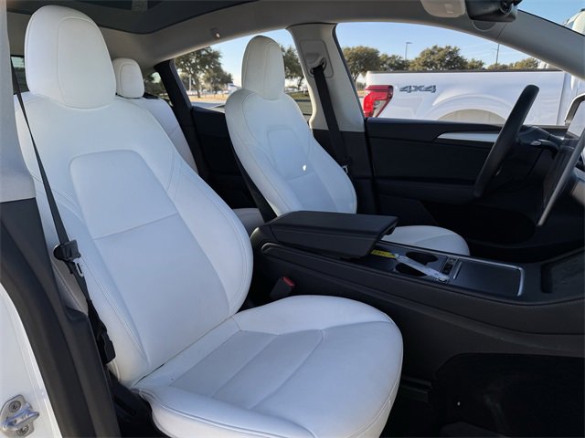 Used 2023 Tesla Model Y Long Range image 31