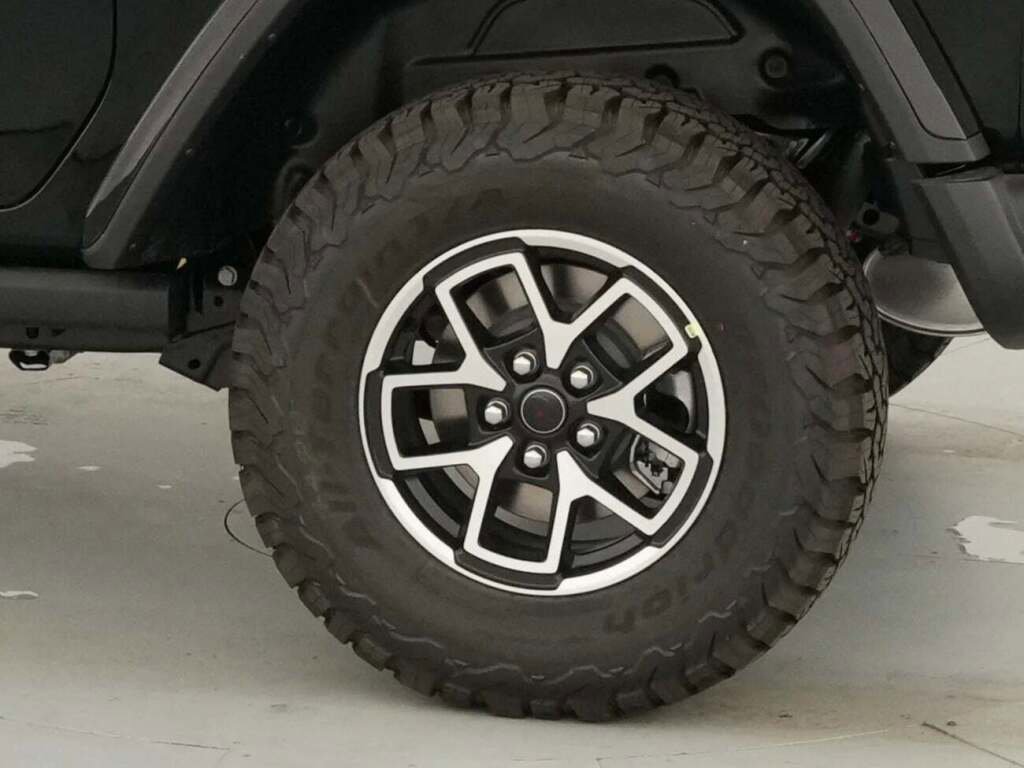 New 2025 Jeep Wrangler Rubicon w/ Convenience Group image 32