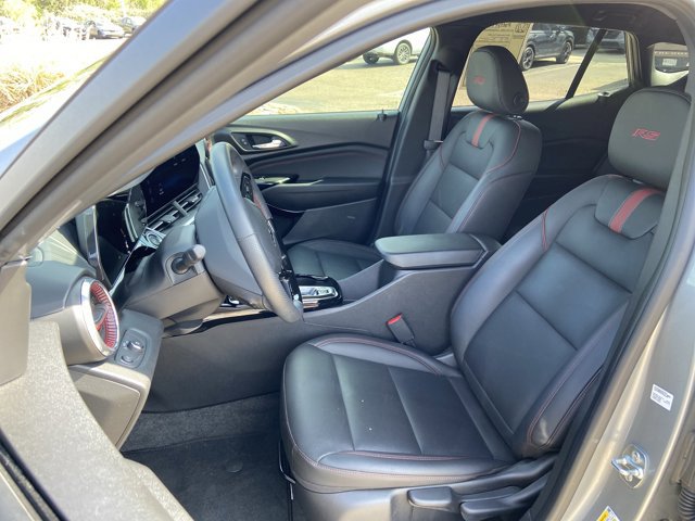 Used 2025 Chevrolet Trax RS image 24