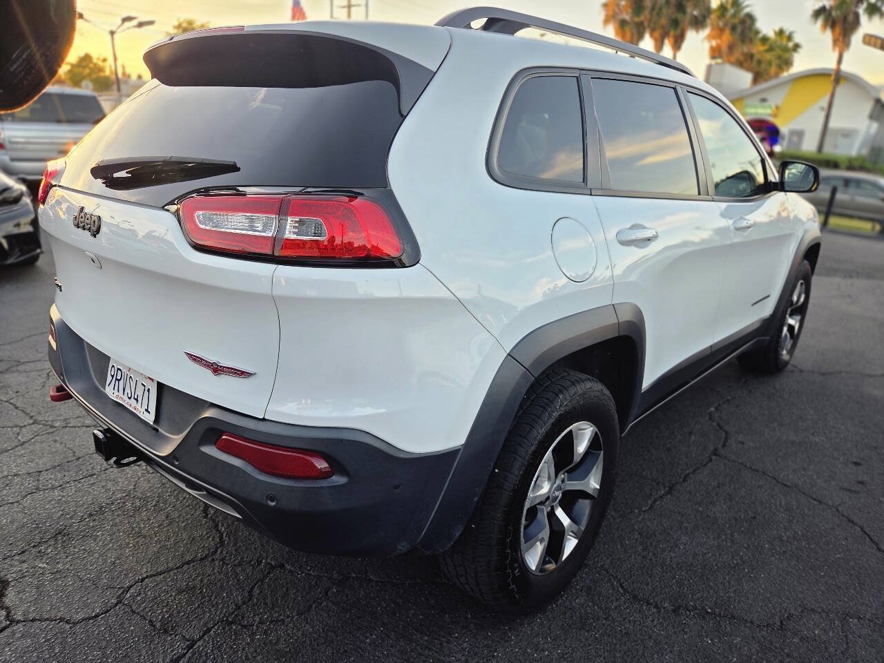Used 2016 Jeep Cherokee Trailhawk w/ Comfort/Convenience Group AWD/4WD image 13