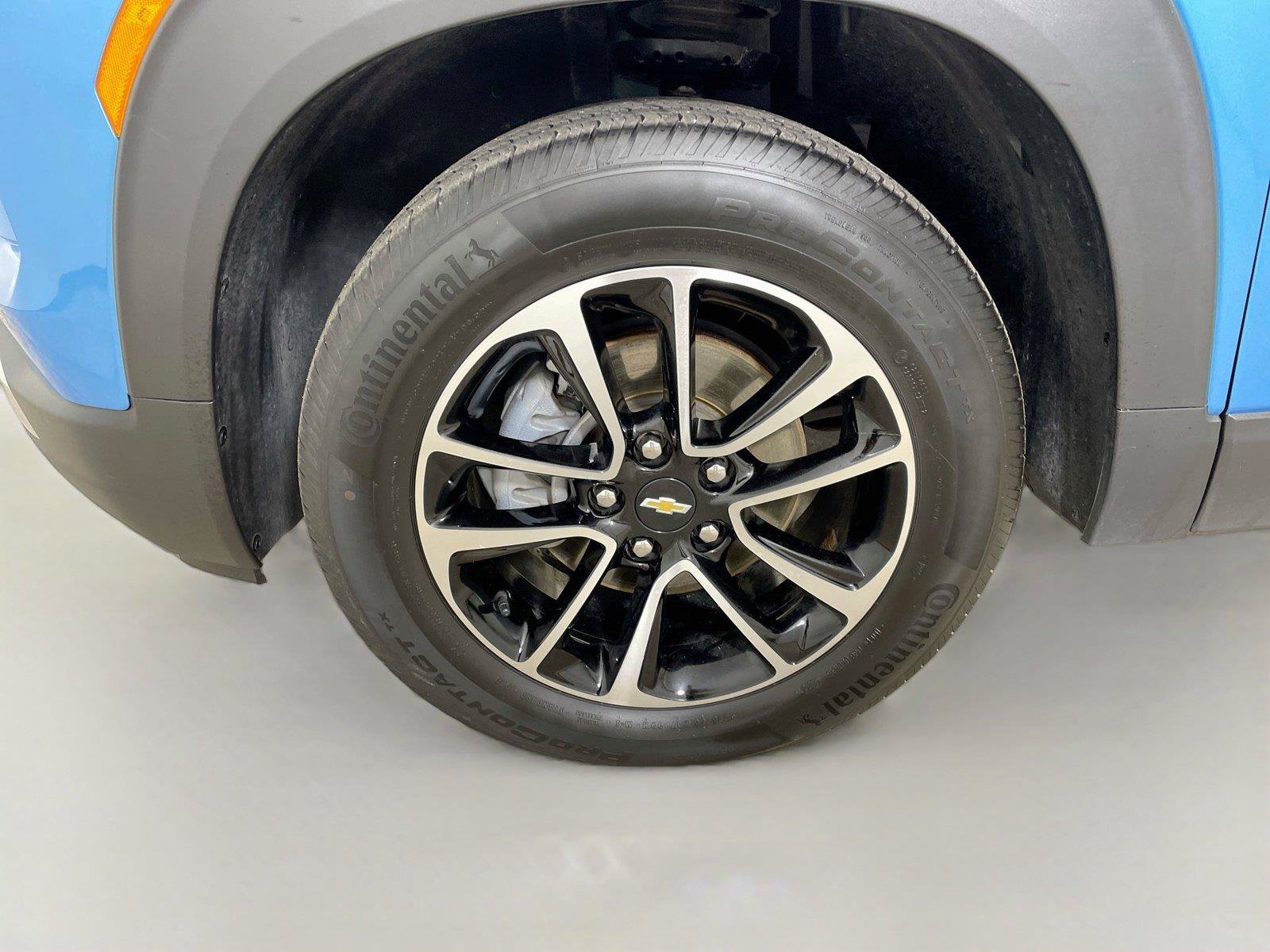 Used 2025 Chevrolet TrailBlazer LT AWD/4WD image 27