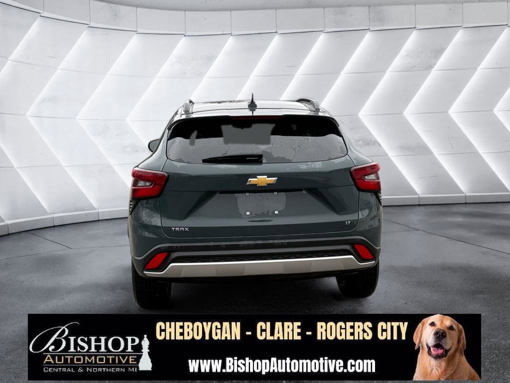 Used 2025 Chevrolet Trax LT image 17
